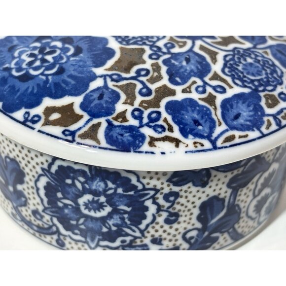 Vintage TAKAHASHI Style Porcelain TRINKET Box Blue flowers Fine China 5.25" - Picture 7 of 9
